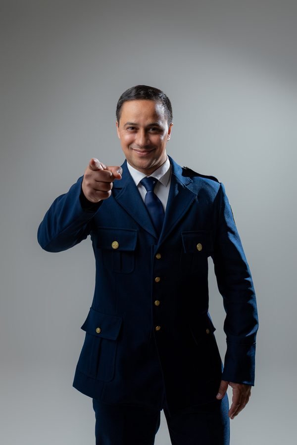 Eliel Miranda vestindo uniforme da Guarda Municipal