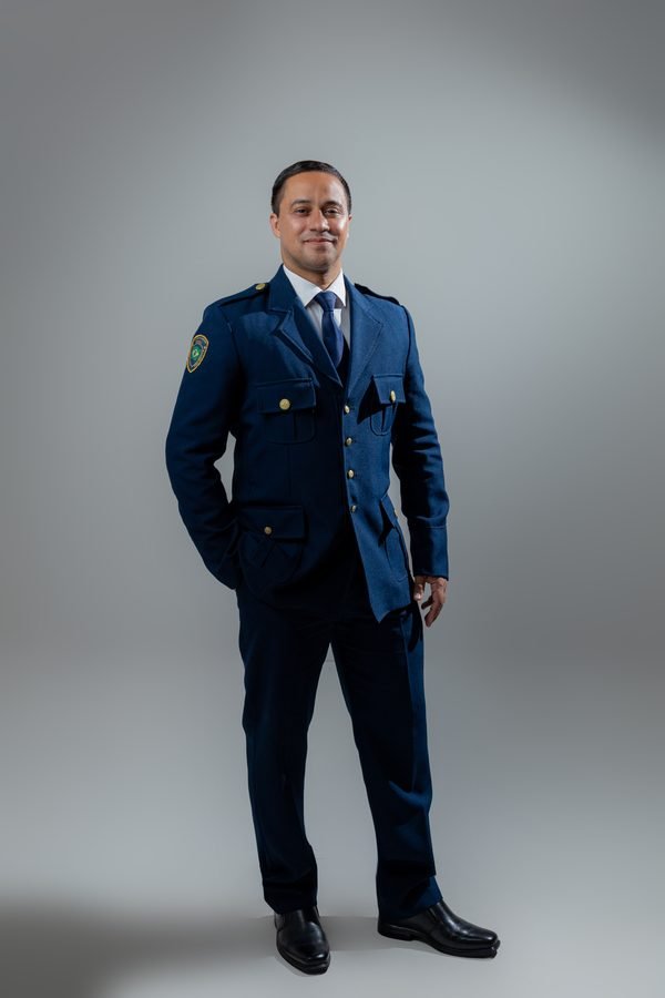 Eliel Miranda em farda de Guarda Municipal
